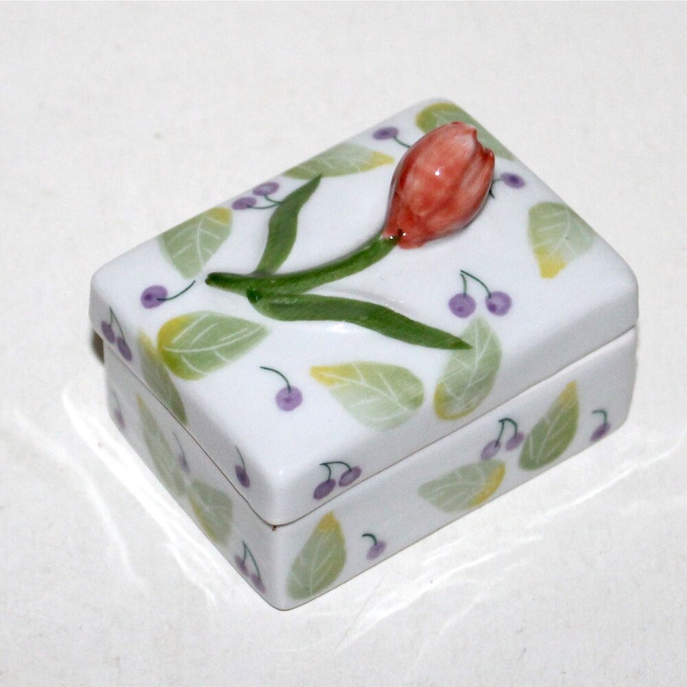 Andrea by Sadek Small Porcelain Box Tulip Flowers trinket pill ceramic decor